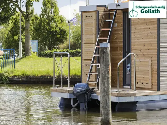 Campi 300 Houseboat