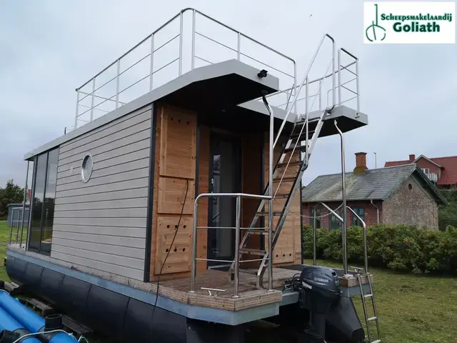 Campi 300 Houseboat