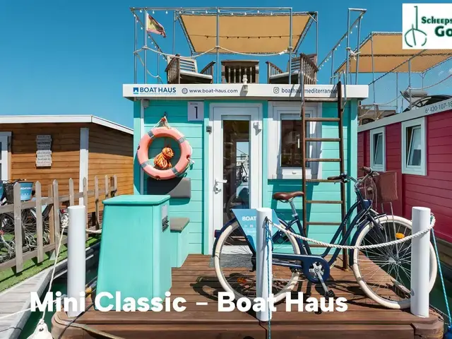 Boat Haus Mediterranean 6x3 Classic Houseboat