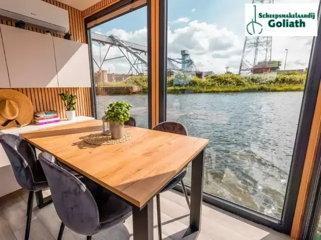 Shogun Mobile Houseboat