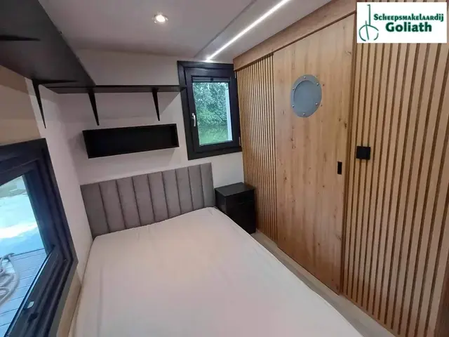 Shogun Mobile Houseboat