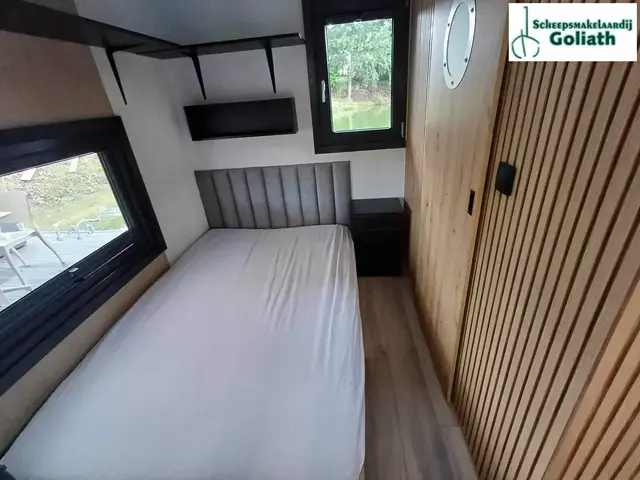 Shogun Mobile Houseboat