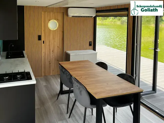 Shogun Mobile Houseboat