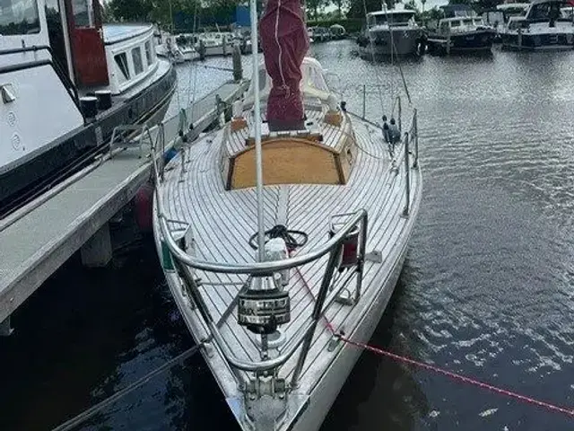 Royal Huisman 33