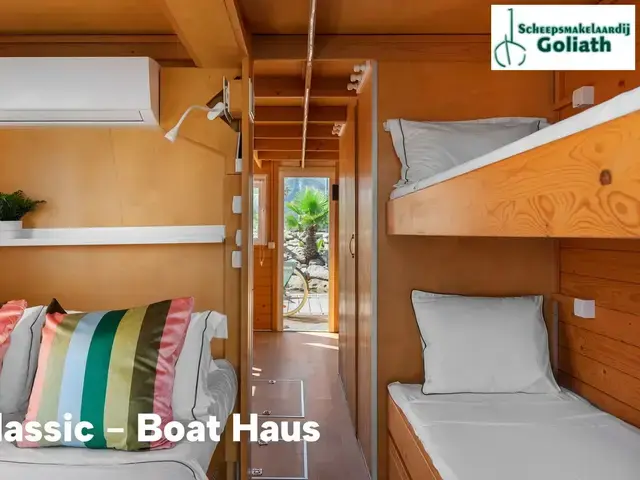 Boat Haus Mediterranean 8x3 Classic Houseboat