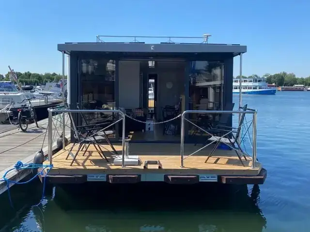 Campi 400 Houseboat