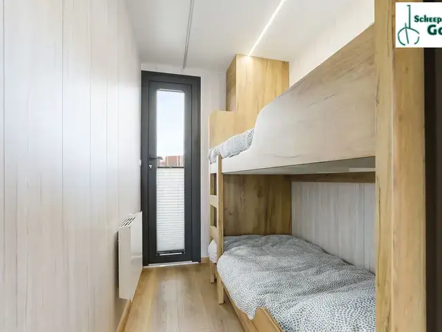 Campi 400 Houseboat