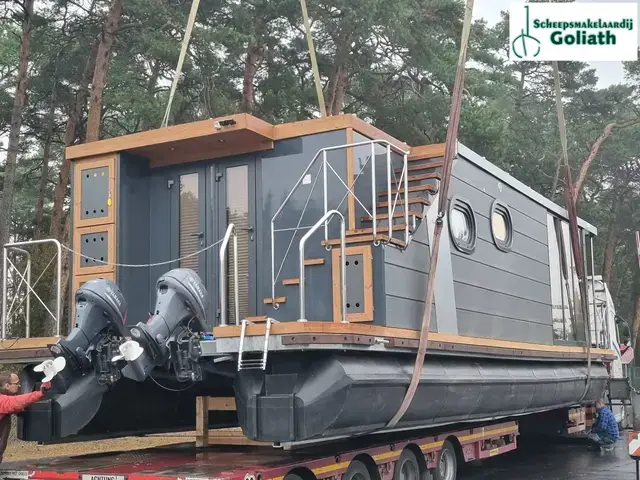 Campi 400 Houseboat