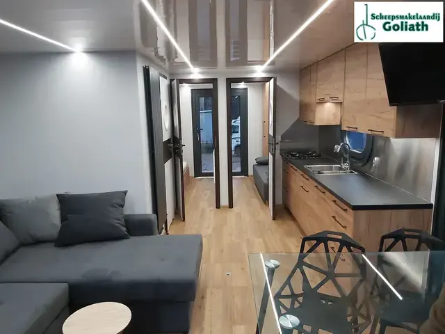 Campi 400 Houseboat