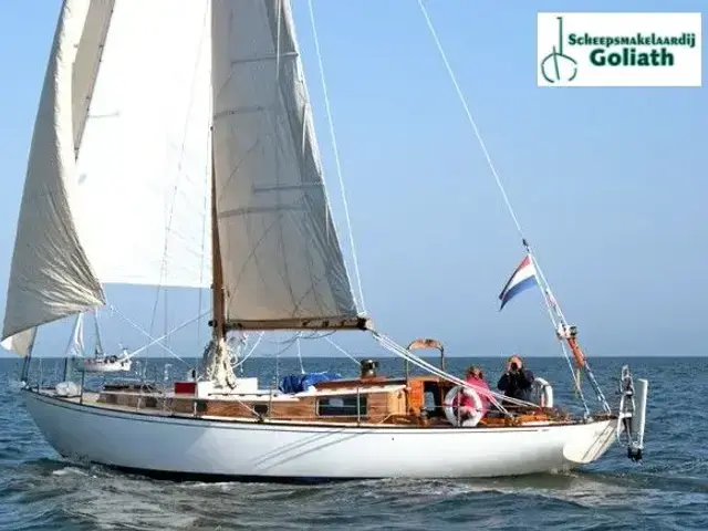 Robert Clark Sloop 42