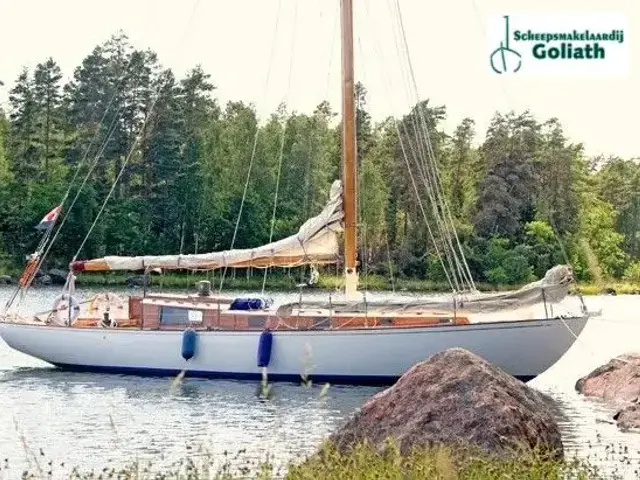 Robert Clark Sloop 42