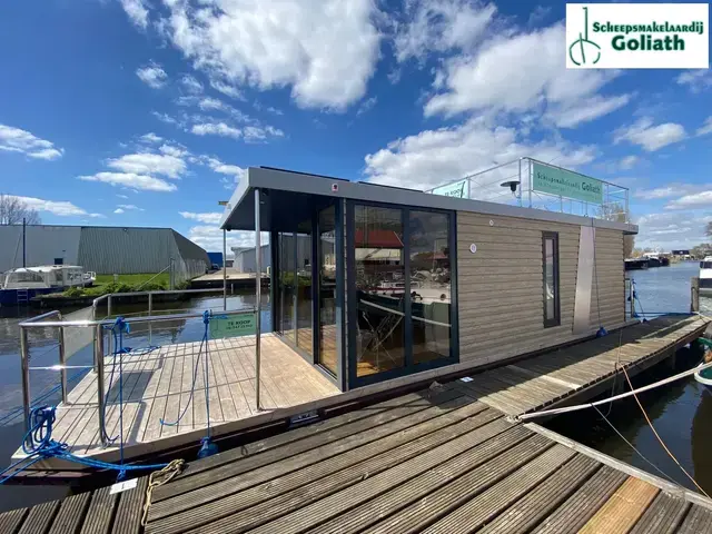 Campi 340 Houseboat