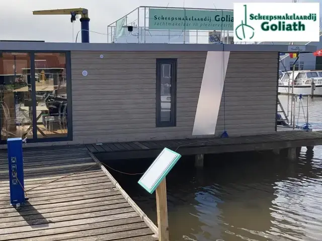 Campi 340 Houseboat