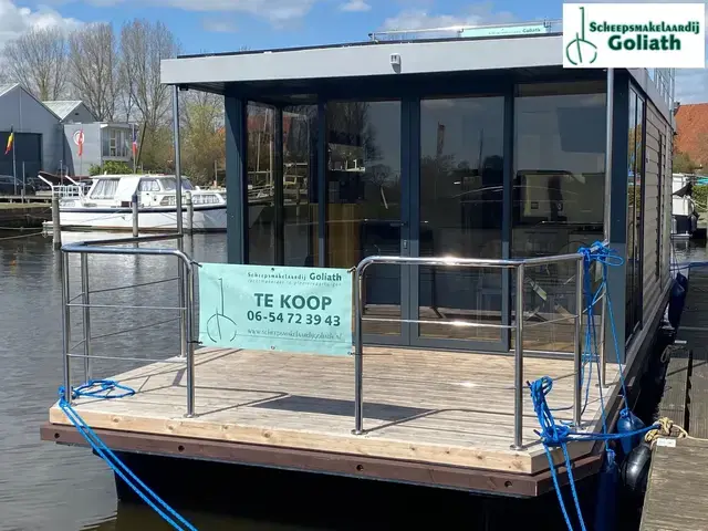 Campi 340 Houseboat