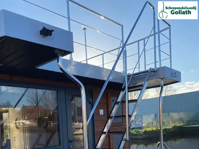 Campi 340 Houseboat