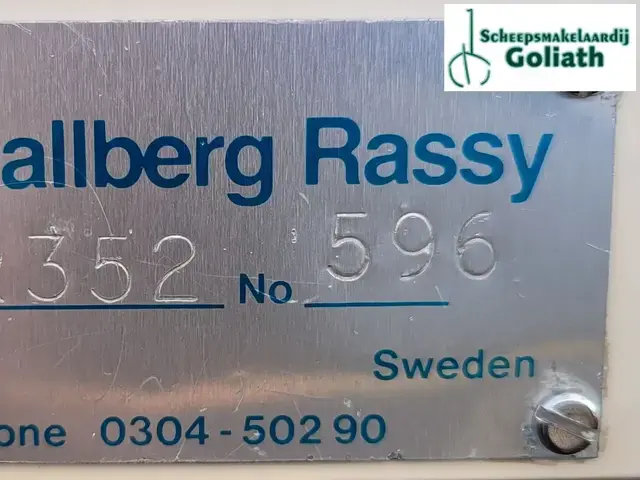 Hallberg Rassy 352