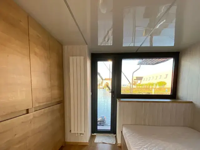 Campi 340 Houseboat