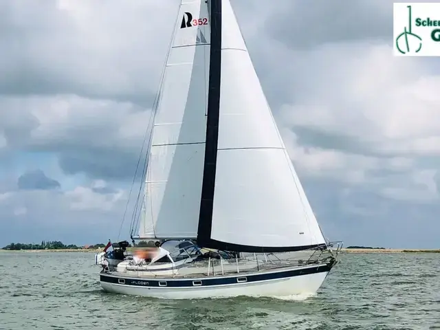 Hallberg Rassy 352