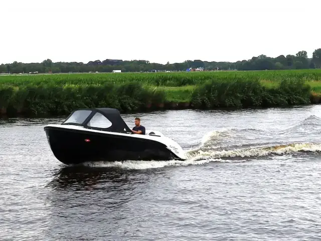 Oud Huijzer 580 tender