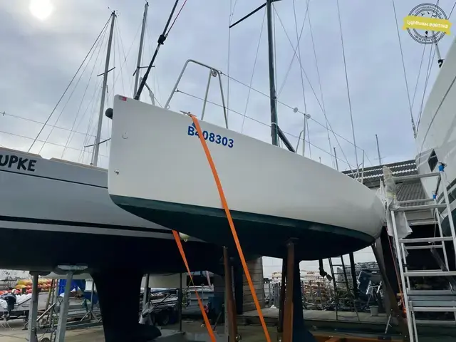 J Boats J/88