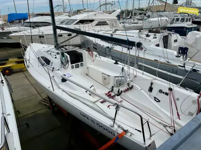 J Boats J/88