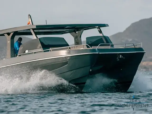 Tesoro Yachts T38 Power Cat