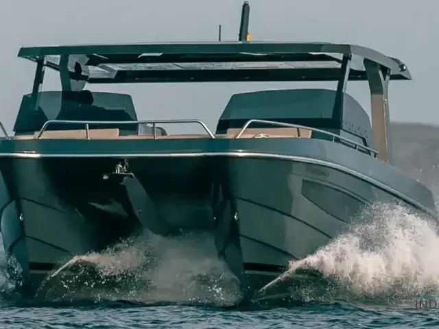 Tesoro Yachts T38 Power Cat