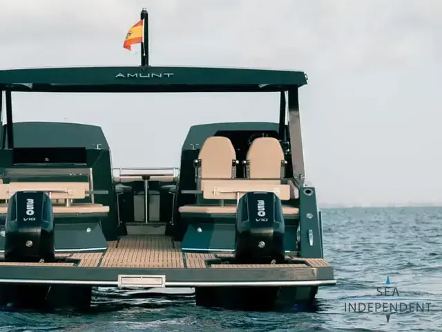 Tesoro Yachts T38 Power Cat