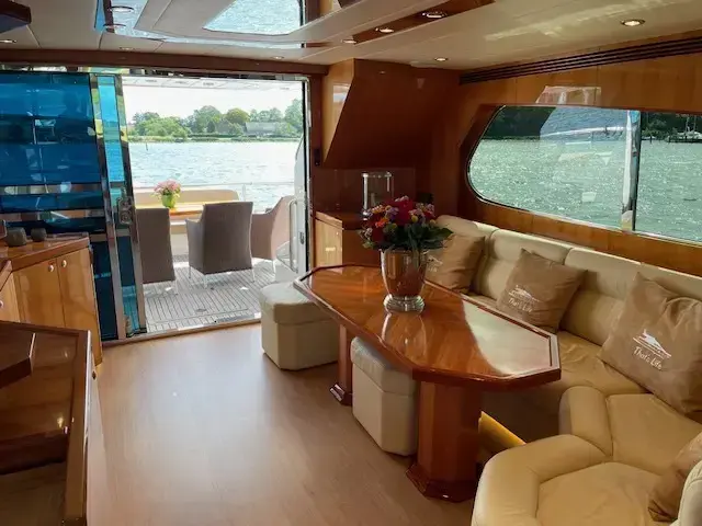 Elegance E64