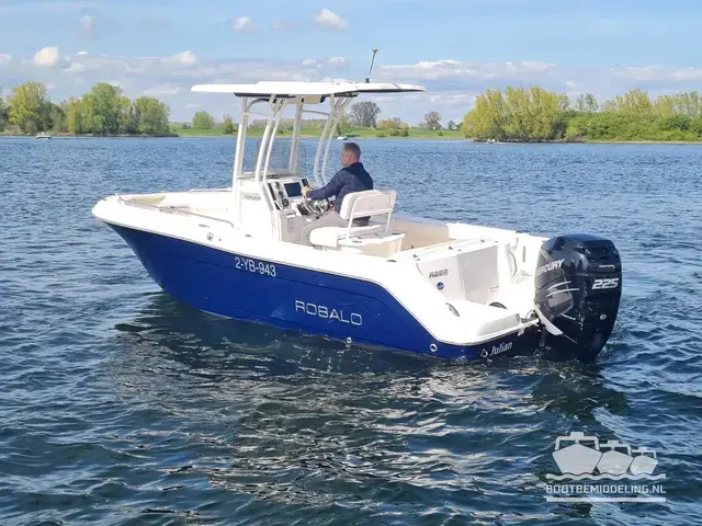 Robalo R222