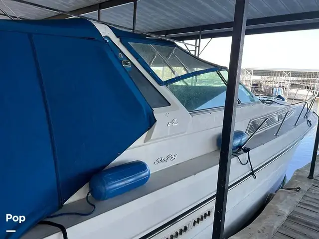 Sea Ray 390 Express Cruiser