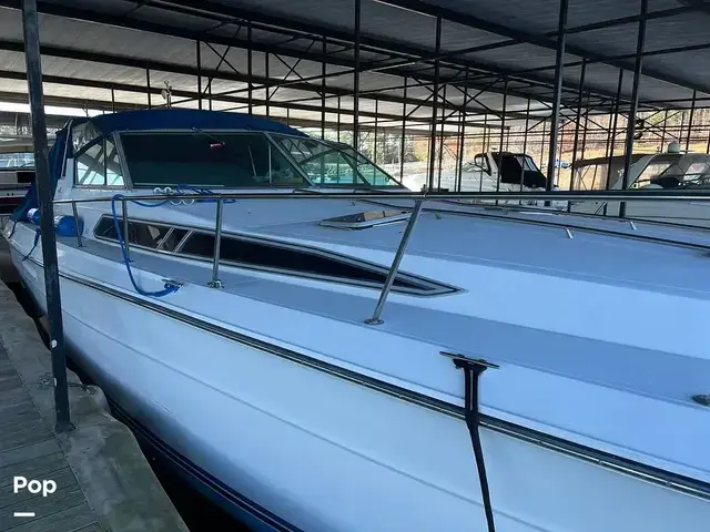 Sea Ray 390 Express Cruiser