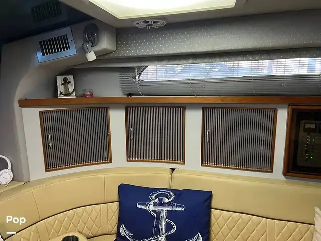 Sea Ray 390 Express Cruiser