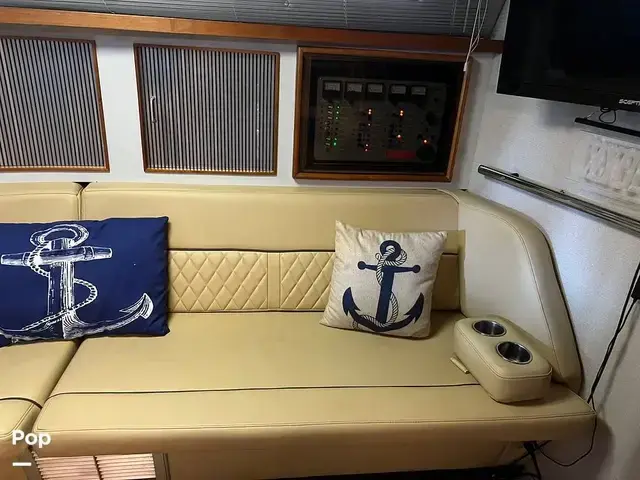 Sea Ray 390 Express Cruiser