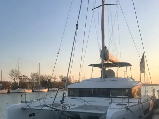 Lagoon 52