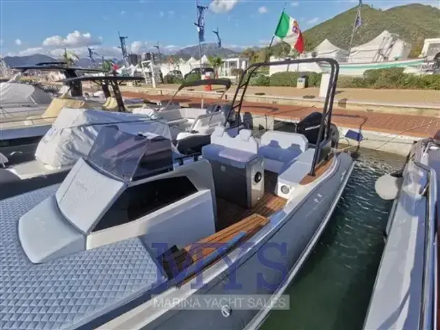 Python yacht 27s