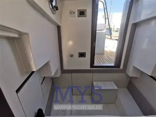 Python yacht 27s