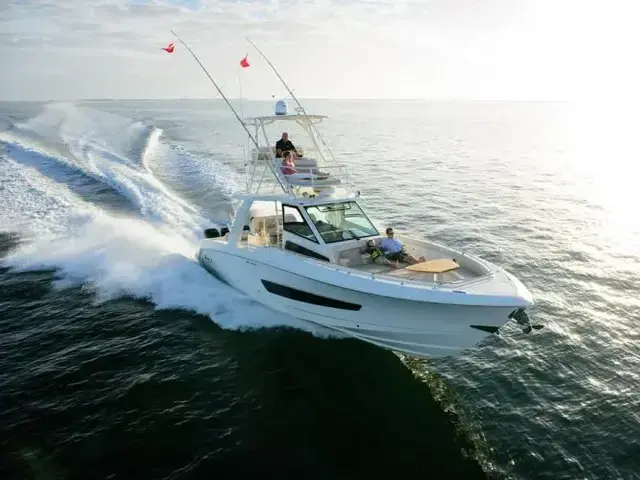 Boston Whaler 420 Outrage