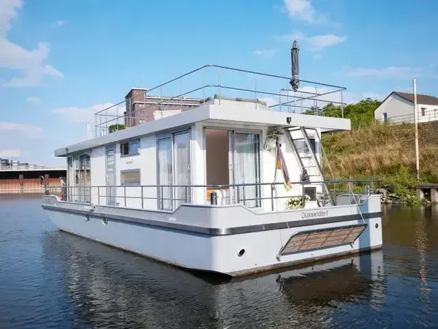 Houseboat Motor Cruiser Home Traveller XXL 1500