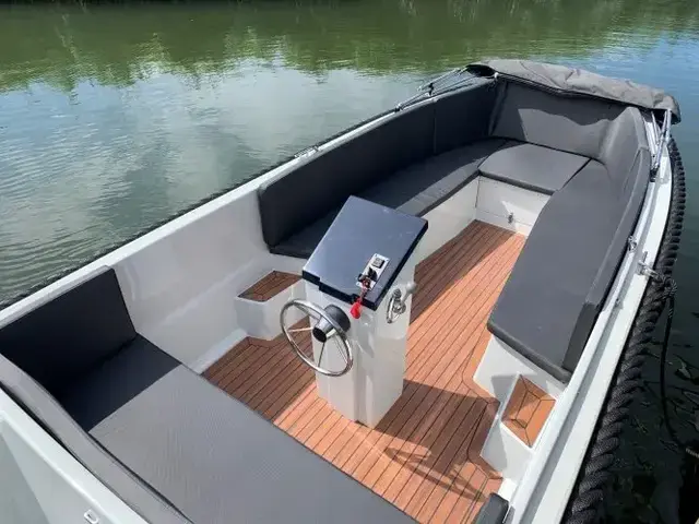 Maxima Boats 490 XL