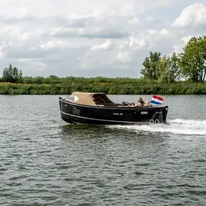  Maxima Boats 650 Flying Lounge