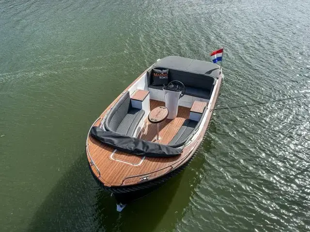 Maxima Boats 720 Retro