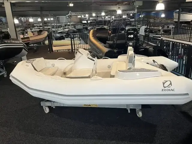 Zodiac Yachtline 360 met Suzuki 20 pk