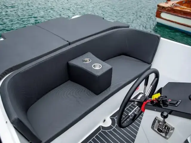 Maxima Boats 600