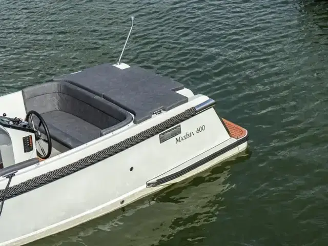 Maxima Boats 600