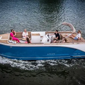  Maxima Boats 840