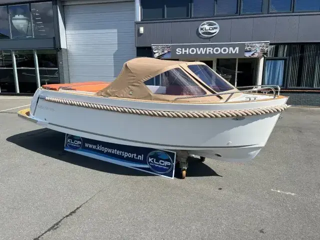 Maxima Boats 620 Retro MC in RAL 9001