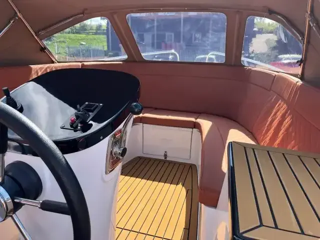 Maxima Boats 620 Retro MC in RAL 9001