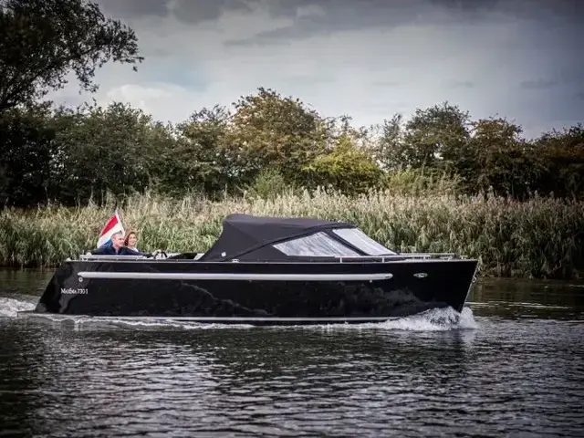 Maxima Boats 730i