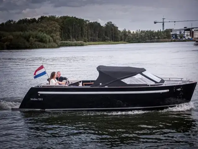 Maxima Boats 730i